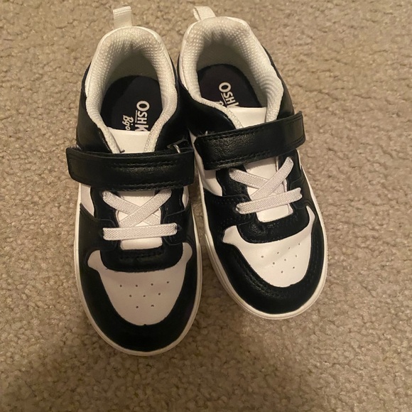 OshKosh B'gosh Other - OshKosh B'gosh Kids Black and White Velcro Sneakers